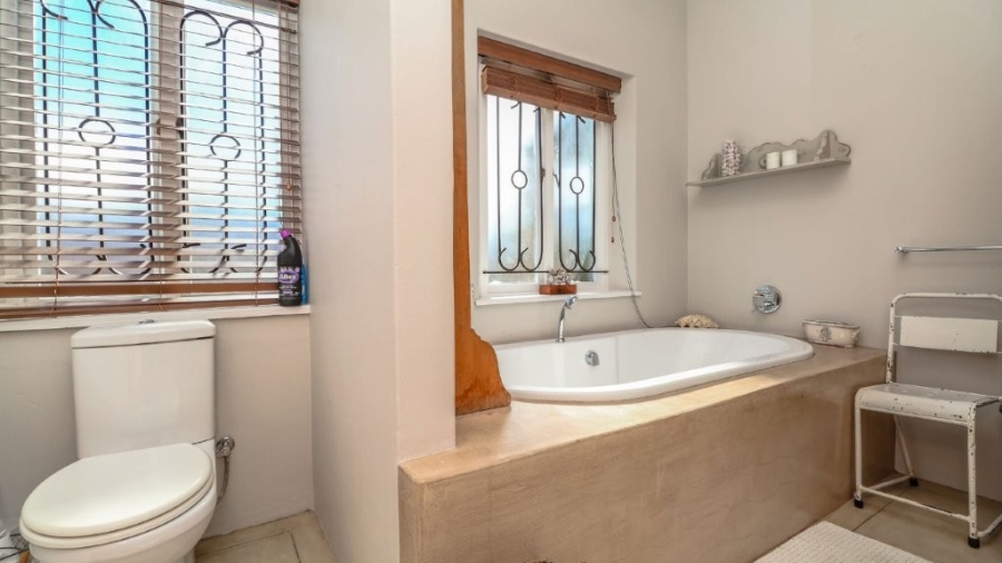 4 Bedroom Property for Sale in Stilbaai Wes Western Cape